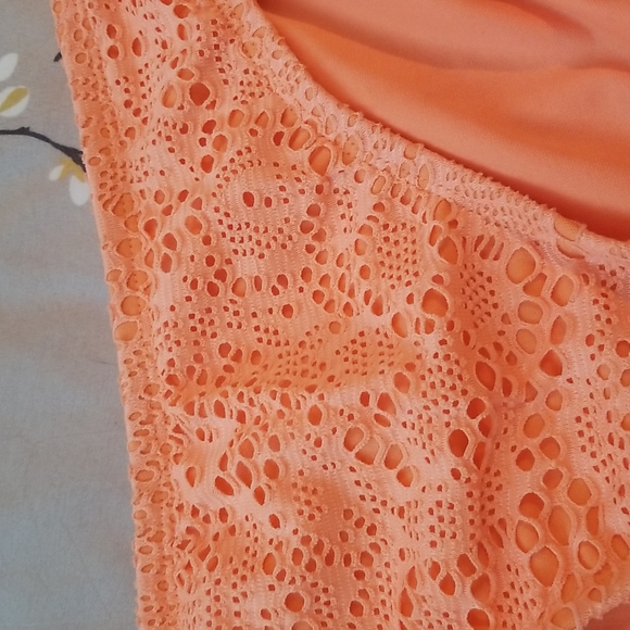 Bikini Bottoms - Picture 4 of 5